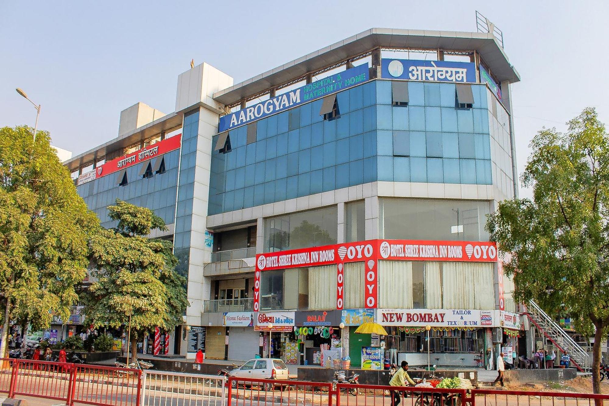 Oyo Hotel Shree Krishna Inn Rooms Surat Exteriör bild